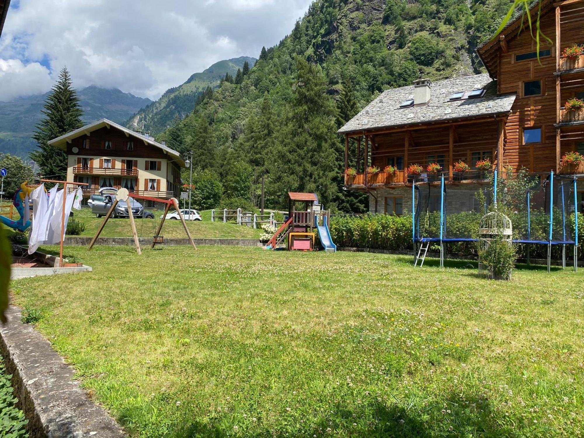 L'Aria Di Casa Bed & Breakfast Alagna Valsesia Exterior photo