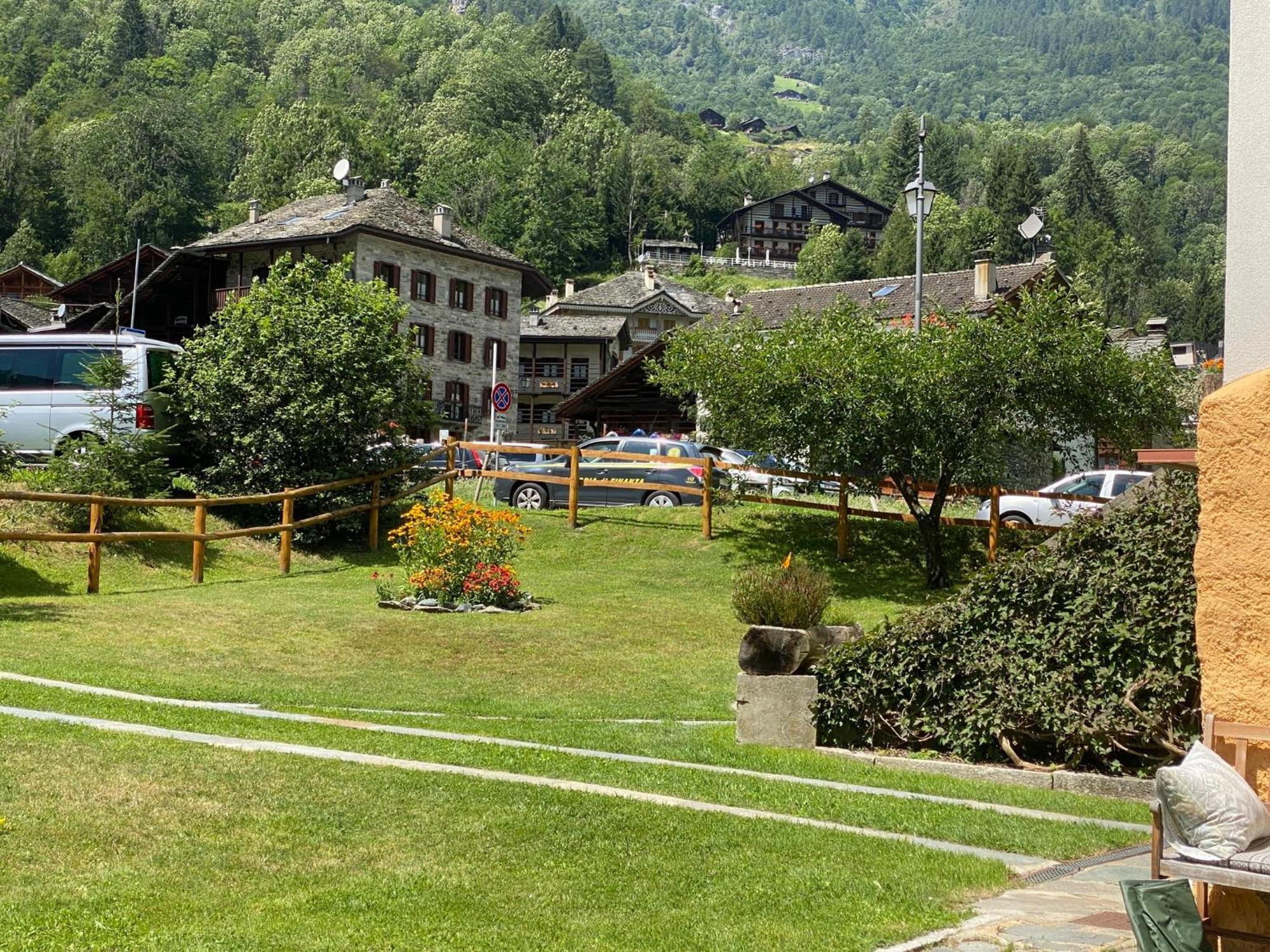 L'Aria Di Casa Bed & Breakfast Alagna Valsesia Exterior photo
