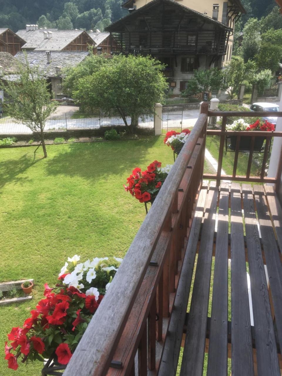 L'Aria Di Casa Bed & Breakfast Alagna Valsesia Exterior photo